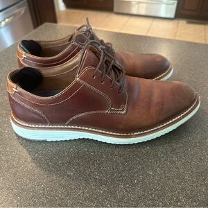 Johnston & Murphy Brown and White Oxford Shoes with Leather Upper